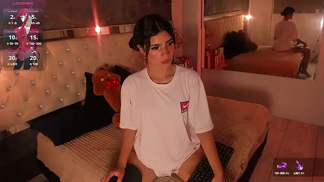 Viiolettlopez online show from September 15, 12:57 pm