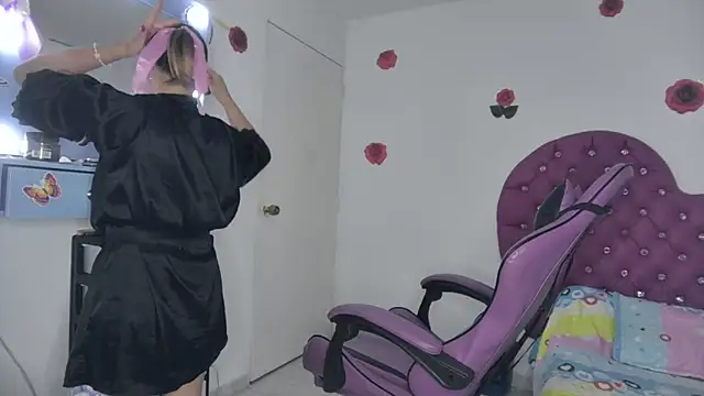 soffy rosses online show from March 26, 1:52 am