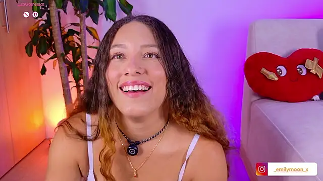 onlyemily  online show from February 14, 1:40 am