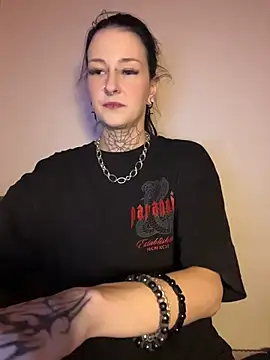 Seductively4 20 online show from April 19, 7:27 pm