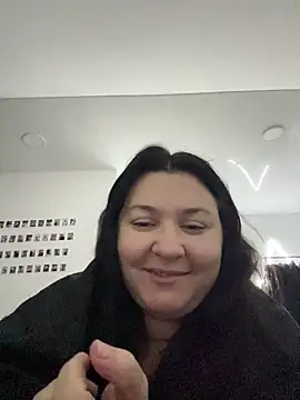 Liza Will online show from February 9, 9:28 pm