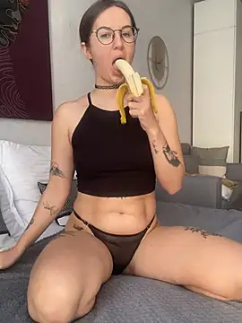 ElizabetBlack online show from January 19, 7:15 am