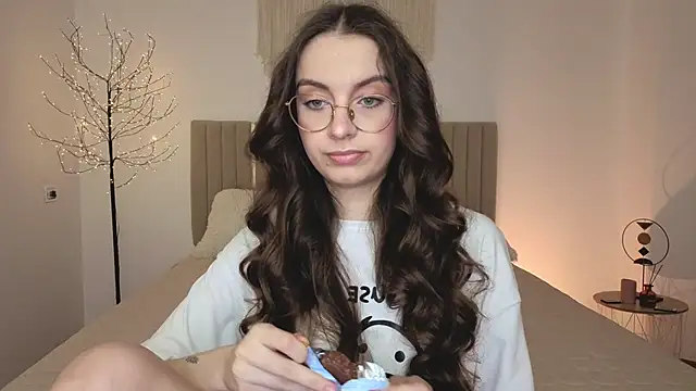 Real cutie1 online show from March 28, 2:38 pm