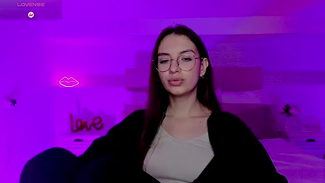 Real cutie1 online show from November 10, 9:54 pm