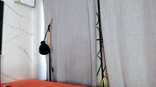 Evaa 18 online show from December 17, 6:01 pm