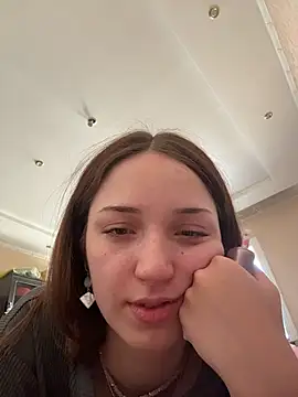 DollyTall online show from March 28, 9:31 am