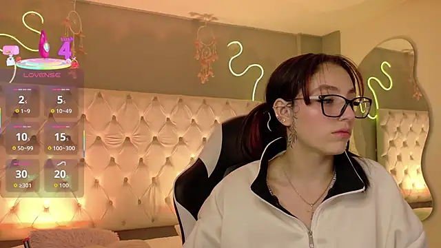 Megan  cole1 online show from February 19, 4:23 am