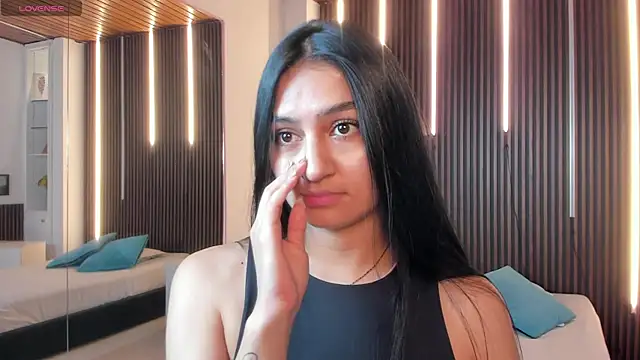 AidaJones online show from October 31, 3:05 pm