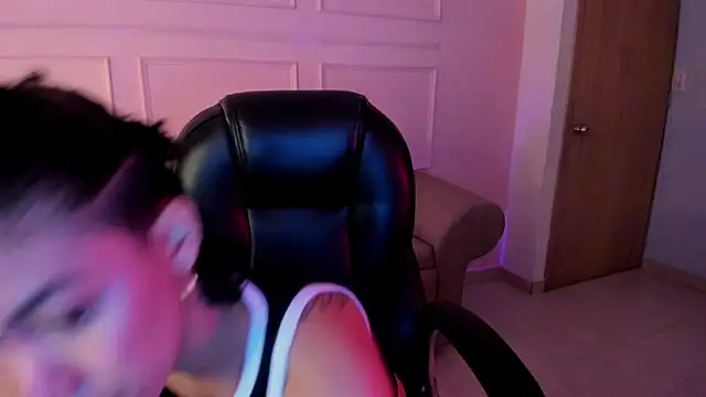 aitana kahlo online show from January 12, 7:52 pm