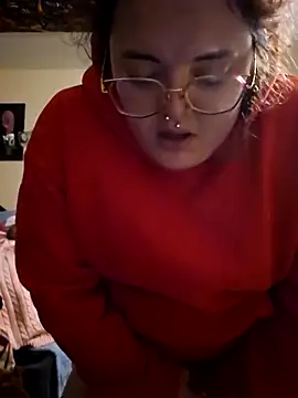 Snapshot of nuttiebuddy1 chatting on October 4, 4:18 am nuttiebuddy1 online show from October 4, 4:18 am