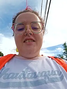 Snapshot of nuttiebuddy1 chatting on September 16, 3:42 pm nuttiebuddy1 online show from September 16, 3:42 pm