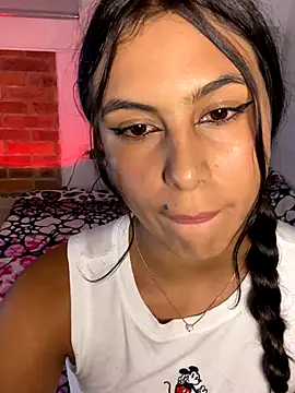 Snapshot of Sarahcutexoxox chatting on October 10, 3:33 am Sarahcutexoxox online show from October 10, 3:33 am