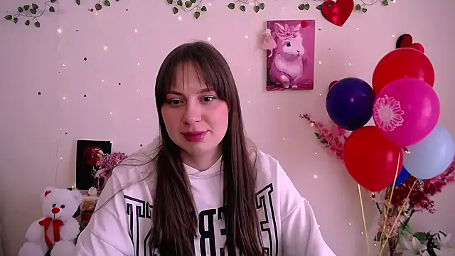 Amanda Bright  online show from March 26, 11:45 am