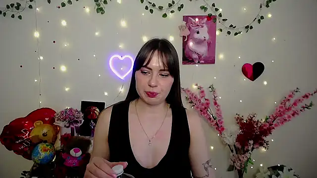 Amanda Bright  online show from March 4, 8:21 am