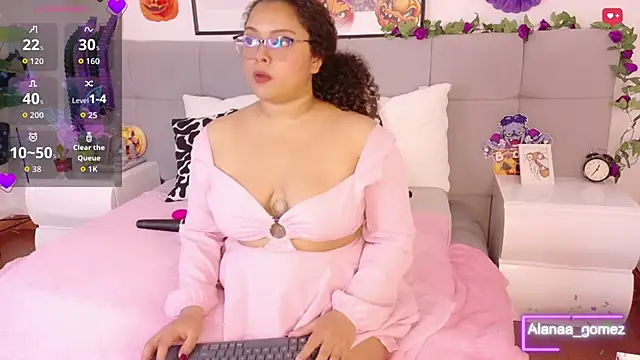 Alanaa Gomez online show from October 17, 8:56 pm