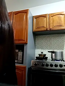 Demy Rhoades online show from April 16, 1:44 pm