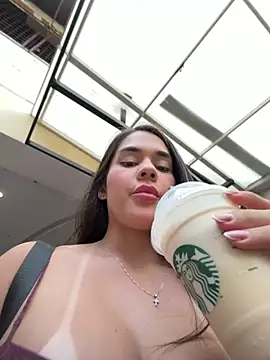 BellaLeclair online show from February 10, 6:33 pm