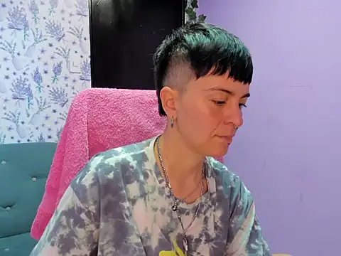 Snapshot of _Hannah_Hot chatting on September 24, 2:32 am Hannah Hot online show from September 24, 2:32 am