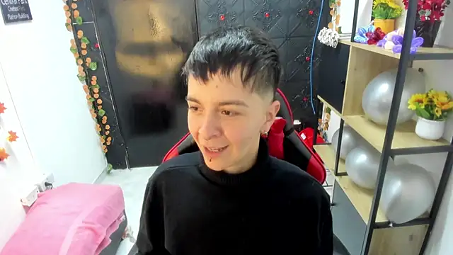  Hannah Hot online show from March 22, 9:15 am