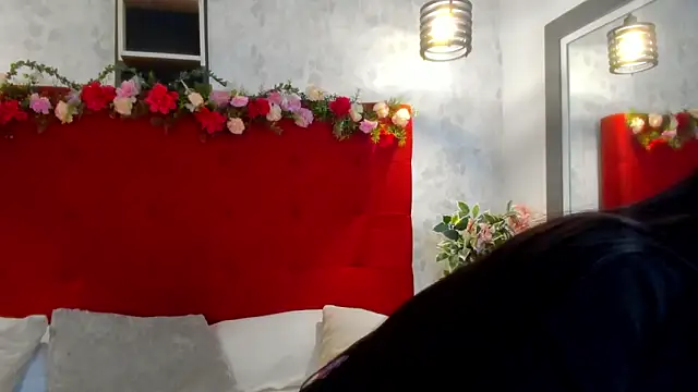 SarahEscobarr online show from November 6, 5:02 am