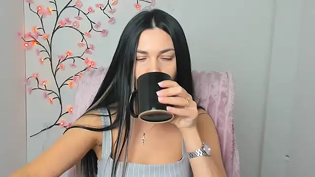 Lune Moon online show from February 24, 6:45 am