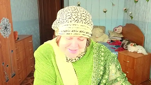 Audrey Aura online show from November 1, 5:55 am