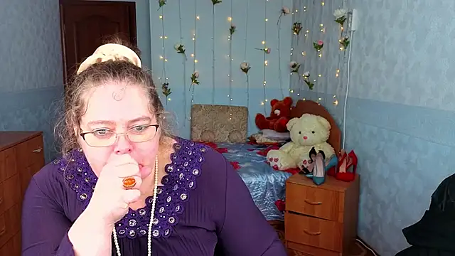 Audrey Aura online show from October 5, 9:36 am