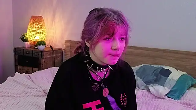 Snapshot of TaiteBeat chatting on September 18, 7:23 pm TaiteBeat online show from September 18, 7:23 pm