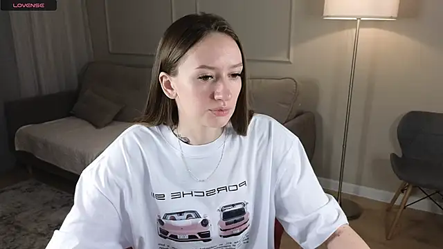 cutienaughtygirl online show from February 1, 2:21 am