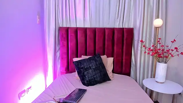 Snapshot of IremLee_ chatting on October 18, 12:14 am IremLee online show from October 18, 12:14 am