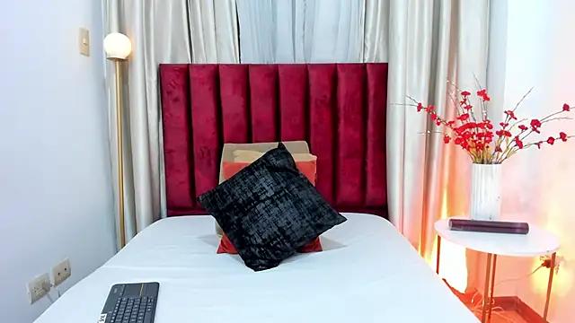 Snapshot of IremLee_ chatting on September 19, 12:31 am IremLee online show from September 19, 12:31 am