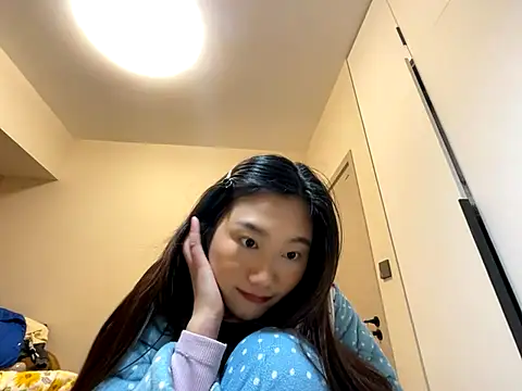 xena0501 online show from December 22, 11:57 am