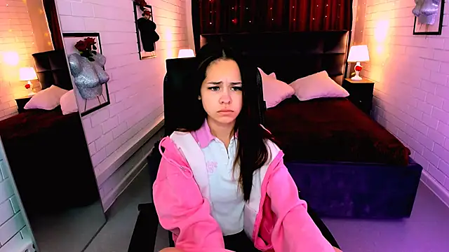 UliaNeer online show from October 4, 5:02 am