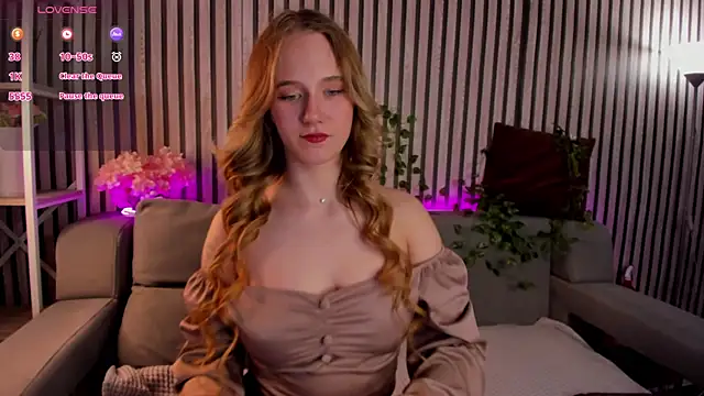 Casey Sweeet online show from April 22, 4:26 pm