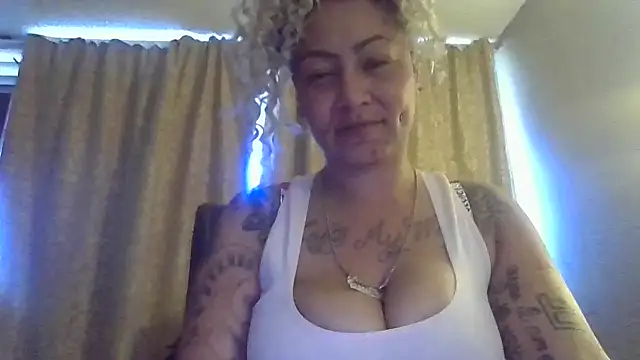 Flossee online show from February 5, 5:05 pm