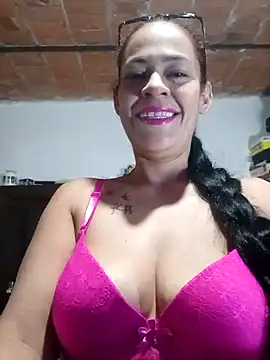 cositabonita08 online show from September 8, 9:47 pm