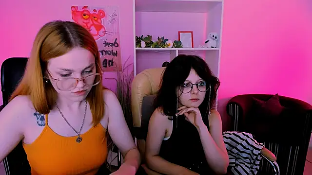 Snapshot of ellie_fire1 chatting on September 16, 2:41 am ellie fire1 online show from September 16, 2:41 am