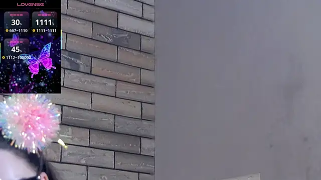 KaylaLewys online show from September 17, 5:44 pm