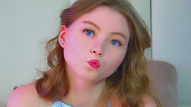 Snapshot of KeiraAsti chatting on September 23, 6:17 pm KeiraAsti online show from September 23, 6:17 pm
