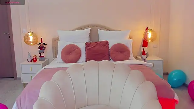 MilaMour online show from January 9, 8:35 pm