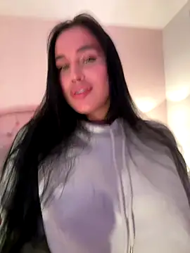 Bella  Wood online show from October 12, 7:05 pm