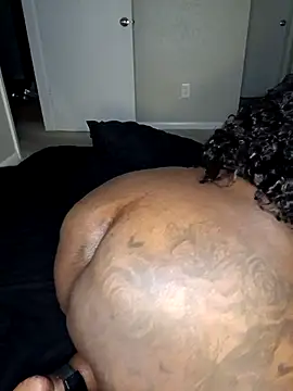 Thickkemzz41 online show from October 4, 1:00 am