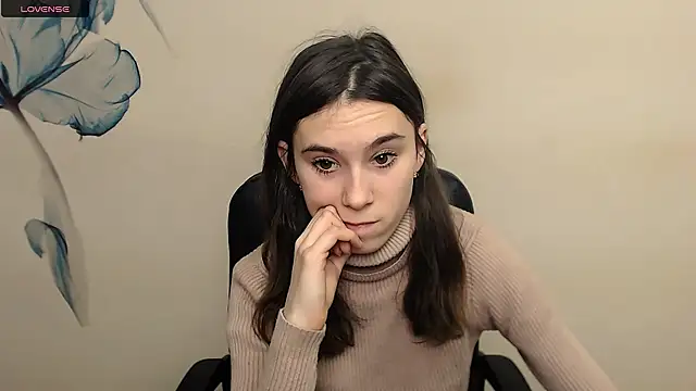 RosaRay  online show from February 5, 9:01 am