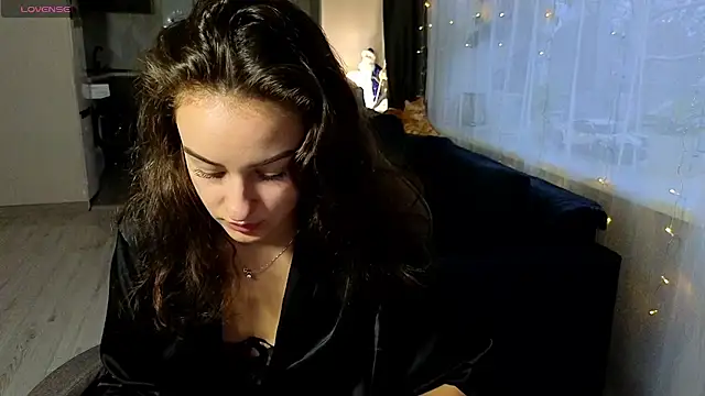 BelleWild online show from December 1, 4:49 am