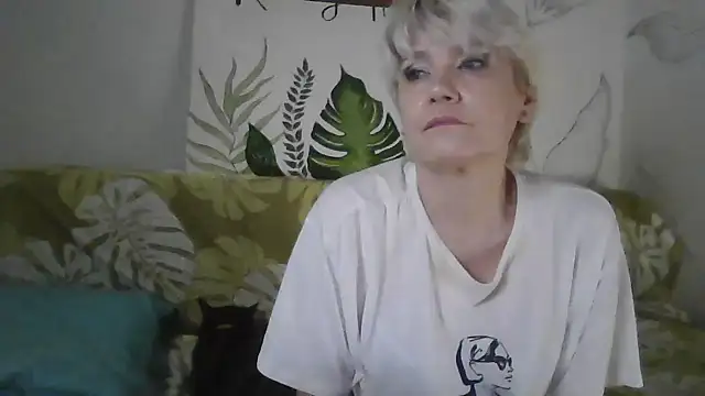 Catty Lady online show from November 19, 7:14 pm