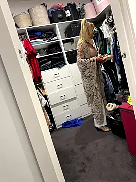 Snapshot of Reacher110565 chatting on October 9, 10:52 am Reacher110565 online show from October 9, 10:52 am