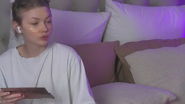 miamunn online show from February 12, 7:15 pm