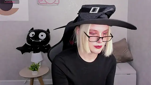 Carolin Miller online show from October 28, 7:36 am