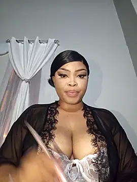 MadamPinky online show from March 18, 6:02 pm