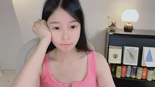 Onechestnut online show from April 28, 5:11 am